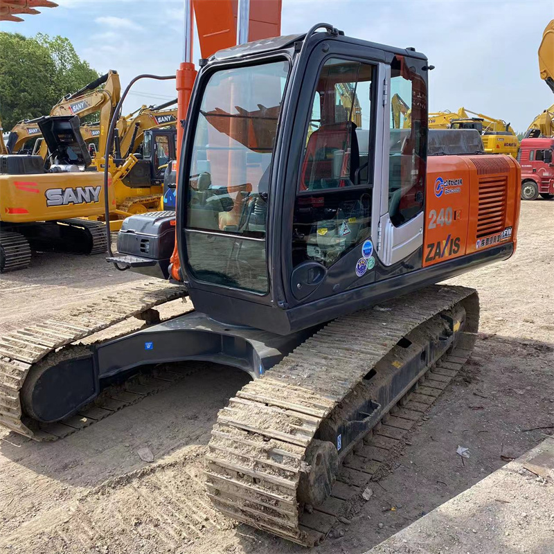 Used counstruction equipment Hitachi Ex240 Low Hours, Excellent Condition, Ready to Work